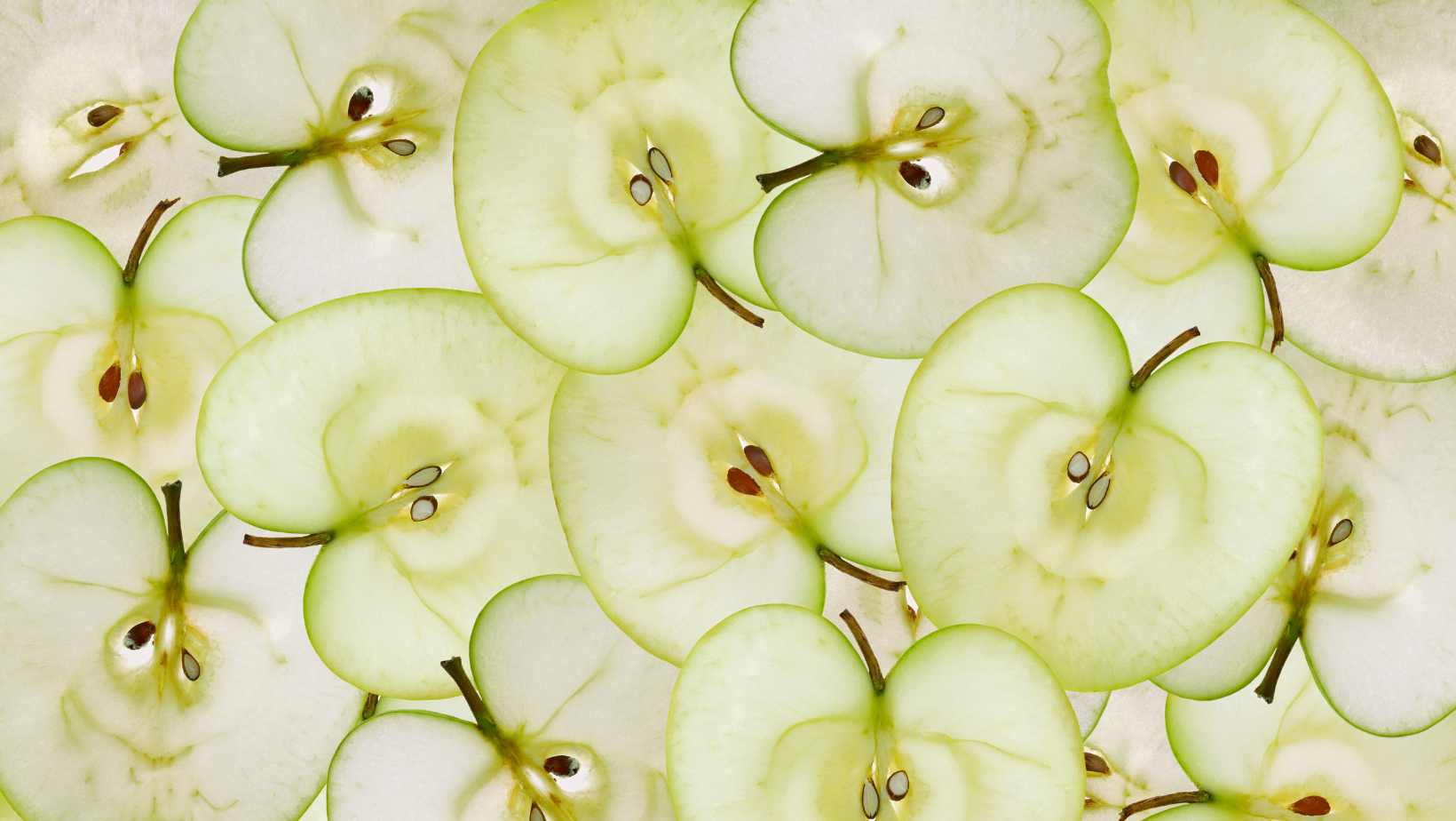 Sliced green apples